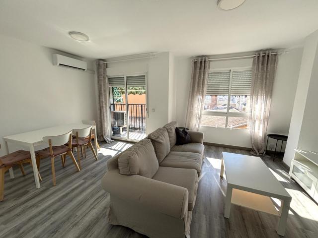 Piso luminoso en La Creu del Grau con 4 habitaciones