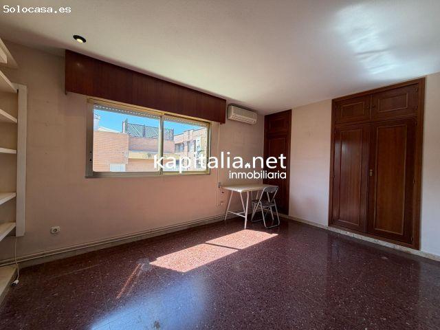Piso luminoso en Plaza de la Concepción