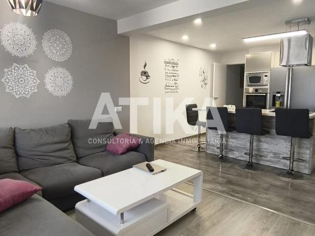PISO LUMINOSO EN VENTA EN ZONA SAN JOSE, REFORMADO