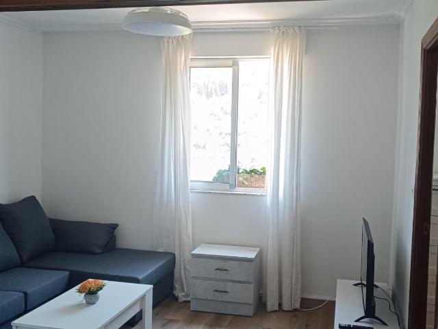 Piso luminoso y cómodo en Toreno, listo para entrar a vivir!