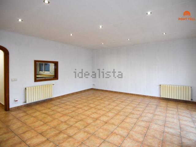 Piso, La Bisbal d&apos Empordà