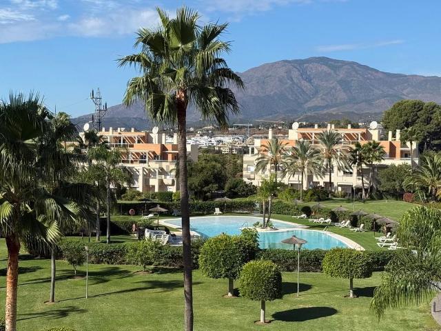 Piso, La Concha Resina Golf, Estepona