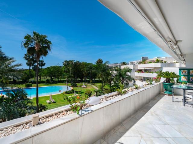 Piso, Las Brisas, Marbella
