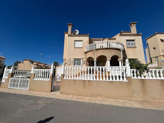 Piso, Las Filipinas, Orihuela
