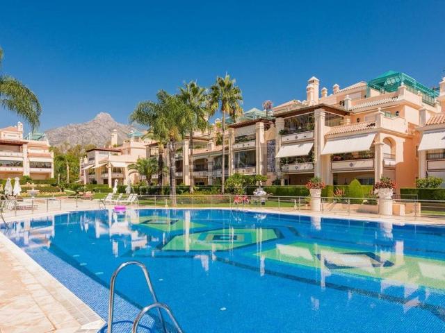 Piso, Las Lomas de Río Verde, Marbella
