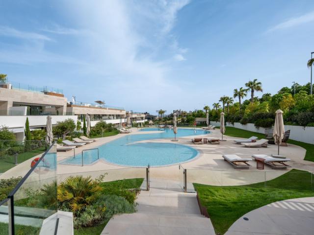 Piso, Las Lomas de Río Verde, Marbella