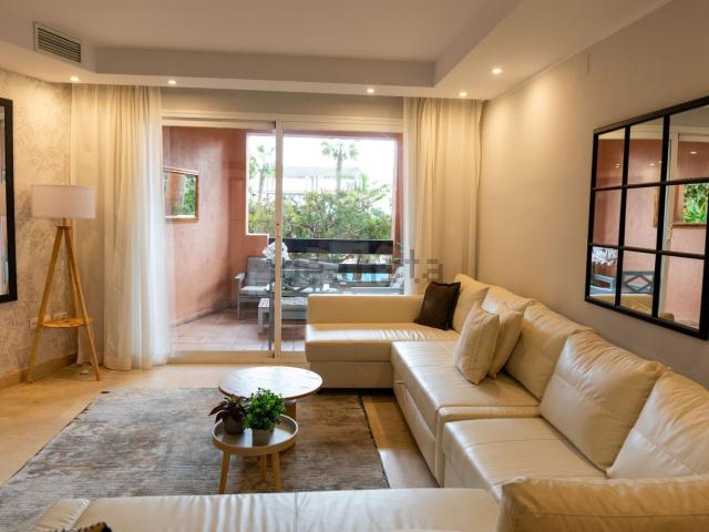 Piso, Las Lomas de Río Verde, Marbella