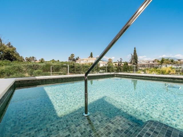 Piso, Las Lomas de Río Verde, Marbella
