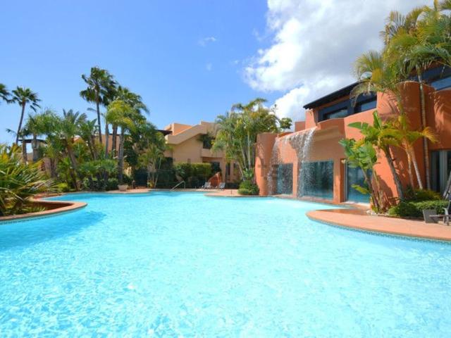 Piso, Las Lomas de Río Verde, Marbella