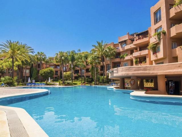 Piso, Las Lomas de Río Verde, Marbella