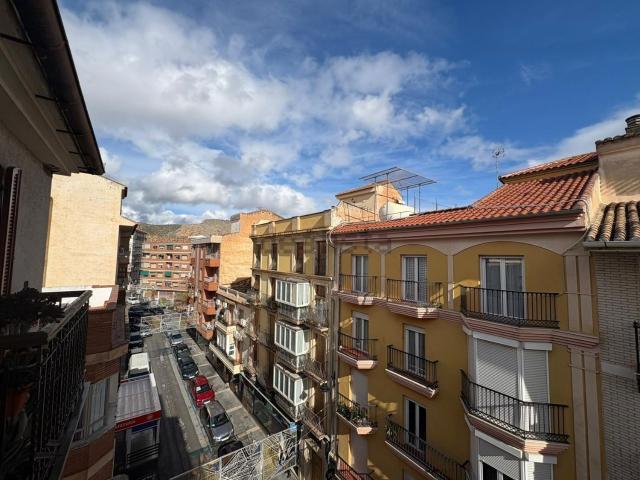 Piso, Loja