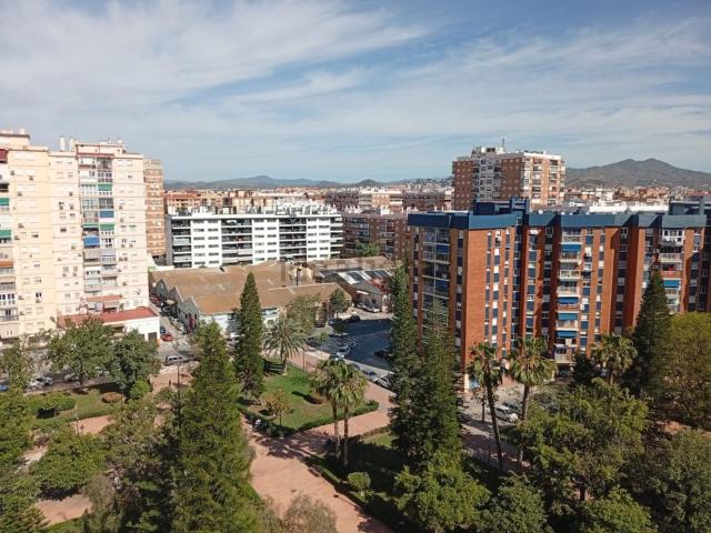Piso, Los Guindos Parque Mediterráneo Santa Paula, Málaga