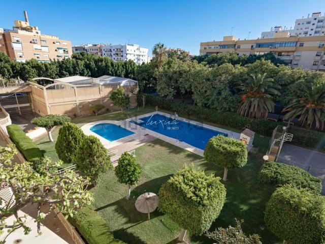 Piso, Los Guindos Parque Mediterráneo Santa Paula, Málaga