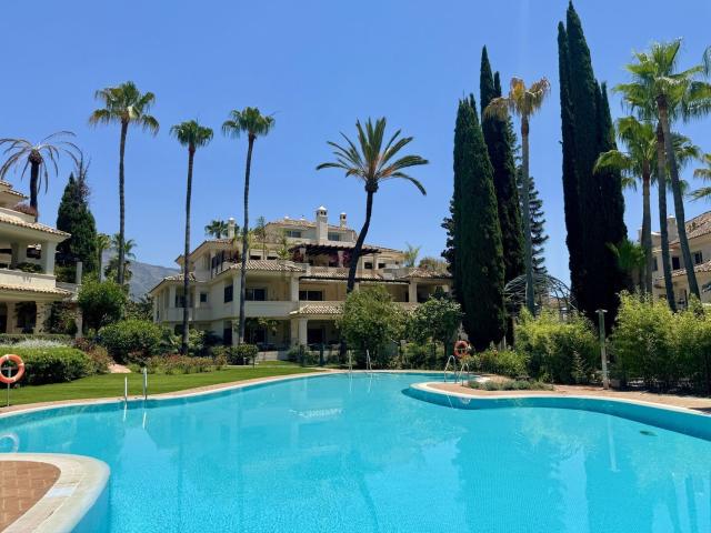 Piso, Los Naranjos, Marbella