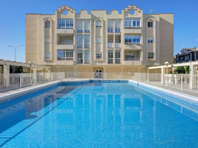 PISO PARA ENTRAR A VIVIR CON PISCINA!