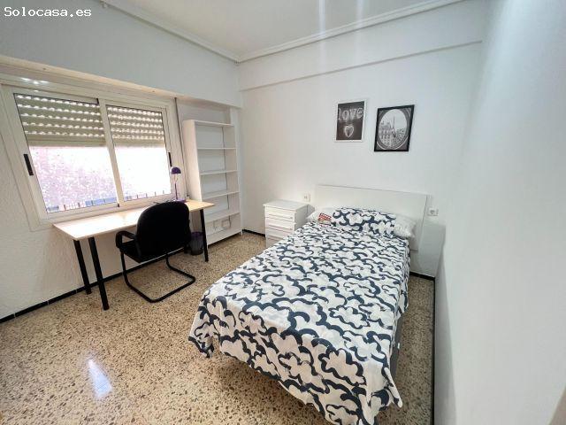 PISO PARA ESTUDIANTE A POCA DISTANCIA DE LAS UNIVERSIDADES, 3 HABITACIONES Y 2 BAÑOS