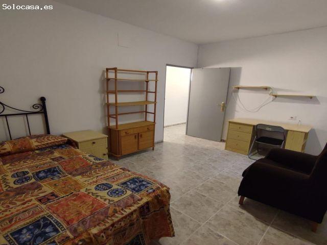 ? PISO PARA ESTUDIANTES – 4 HABITACIONES EN CIUDAD JARDÍN – 690€/mes agua y comunidad incluidas