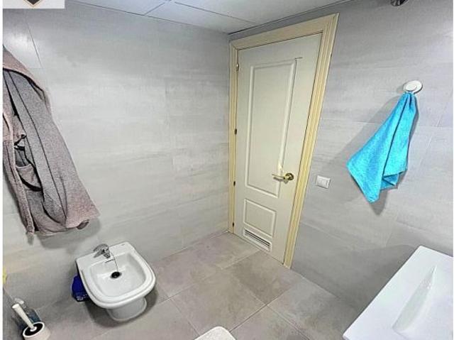 Piso para estudiantes, cuatro dormitorios