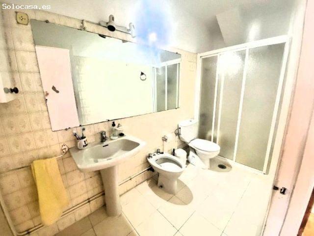 Piso para estudiantes de cuatro habitaciones en zona Peritos, Vigo