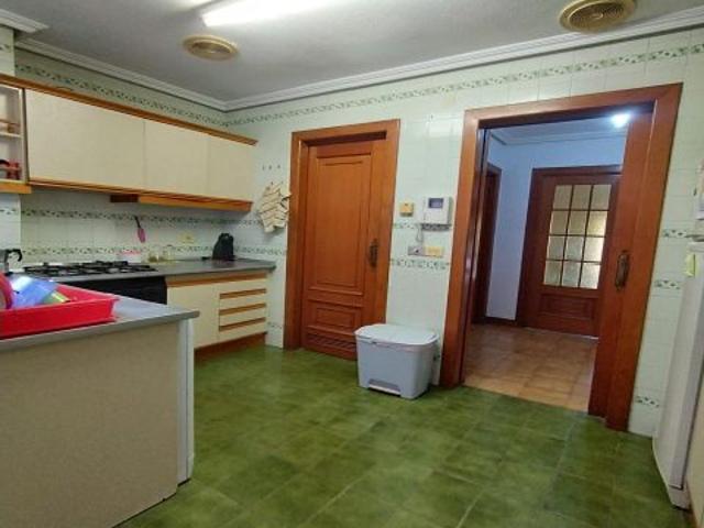 PISO PARA ESTUDIANTES EN INFANTE JUAN MANUEL CON VISTAS DESPEJADAS
