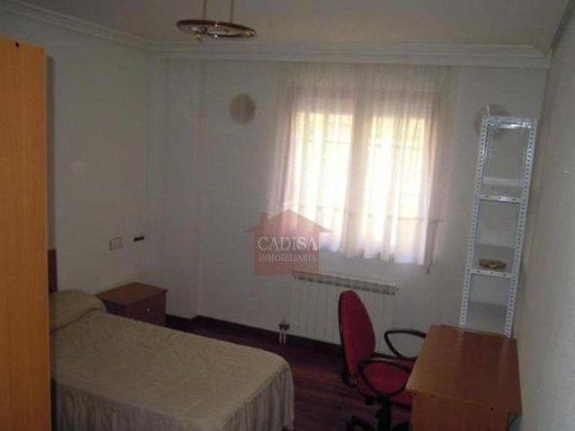 Piso para estudiantes junto a plaza del oeste Ref 2770