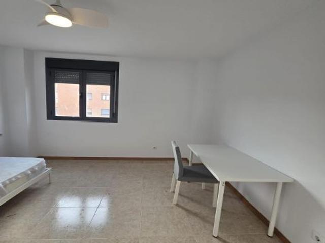 PISO PARA ESTUDIANTES UNIVERSITARIOS, JUNTO A LA UNIVERSIDAD JAUME I