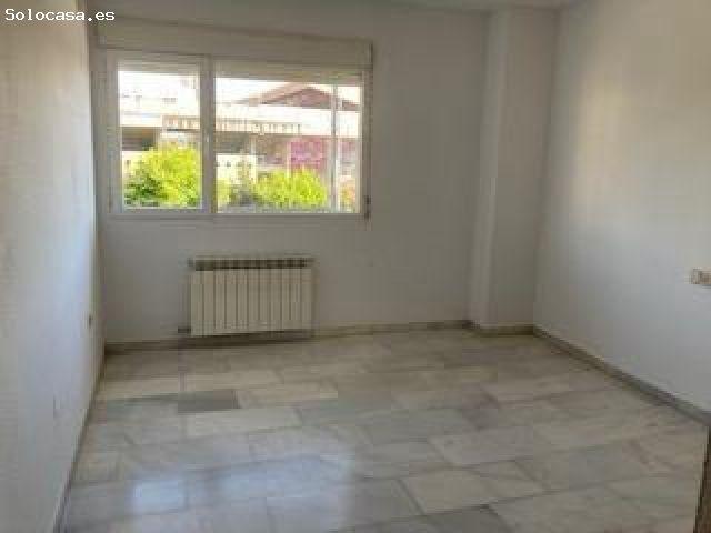 Piso para larga estancia en el Zaidín, Avenida Salvador Allende. de 140 m2 y garaje