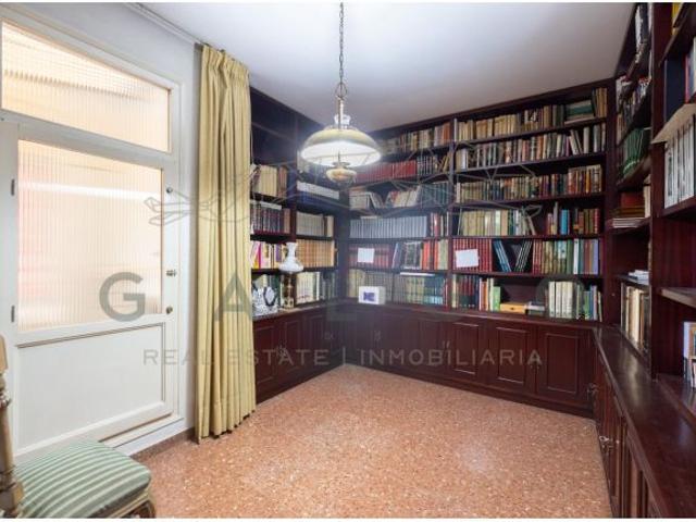 PISO PARA REFORMAR CON GARAJE EN GRAN VIA FERNANDO EL CATOLICO