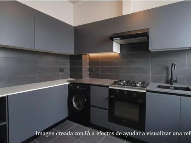 Piso para reformar con inmejorable ubicación. Junto plaza Kasko. Ascensor cota cero. 3 habitaciones
