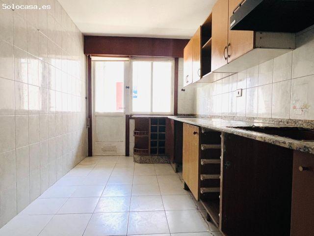 Piso para reformar en calle Vicente Aleixandre, A Coruña