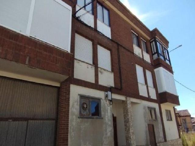 PISO PARA REFORMAR EN CARRIZO DE LA RIBERA