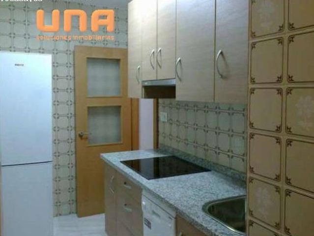 Piso perfectamente amueblado zona Cruz Roja SOLO PARA ESTUDIANTES
