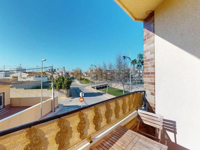 Piso, Pilar de la Horadada