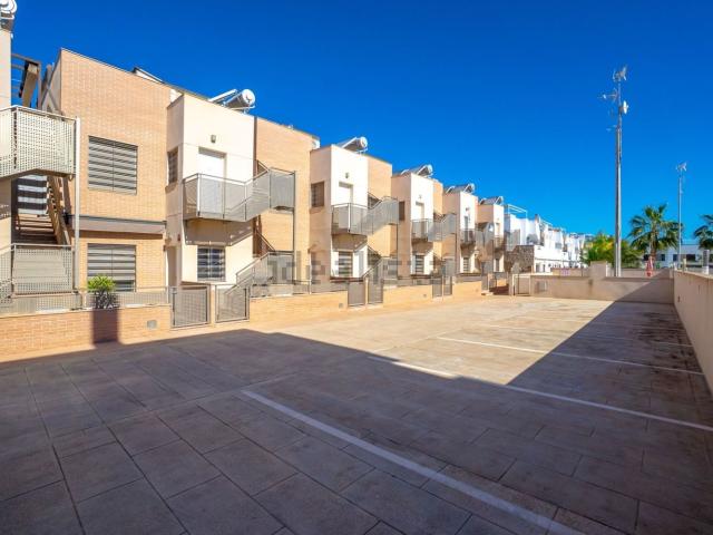 Piso, Pilar de la Horadada