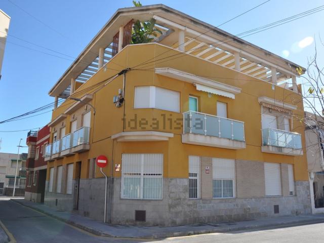 Piso, Pilar de la Horadada