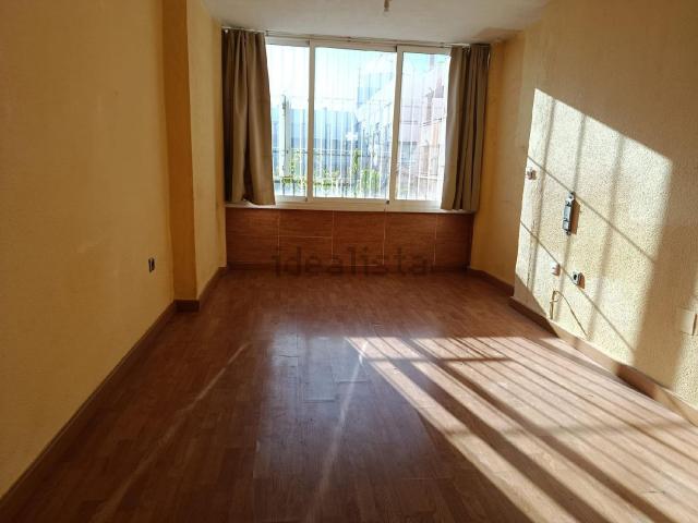 Piso, Pilar de la Horadada