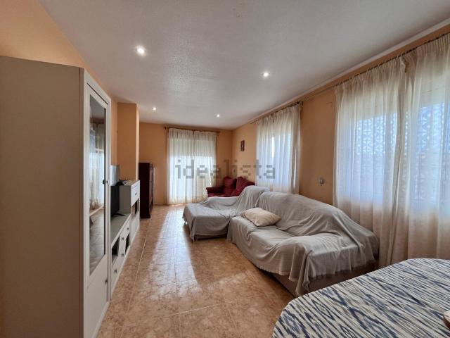 Piso, Pilar de la Horadada