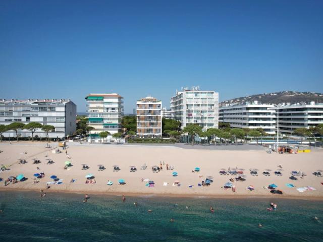 Piso, Platja Llarga, Castell Platja d&apos Aro