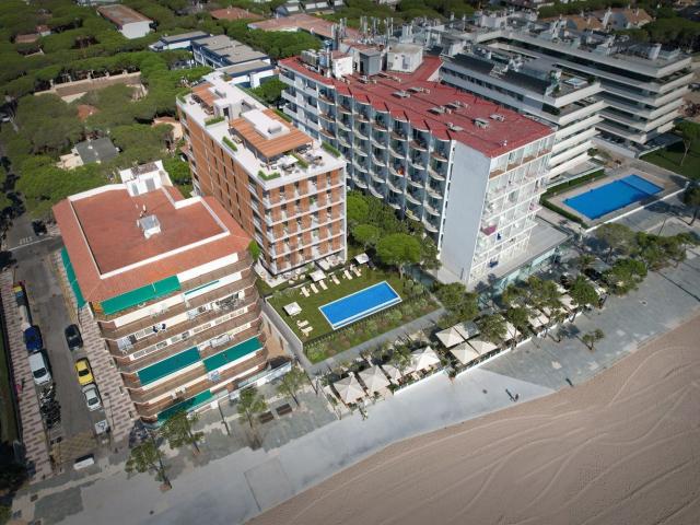 Piso, Platja Llarga, Castell Platja d&apos Aro