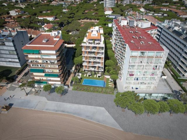 Piso, Platja Llarga, Castell Platja d&apos Aro