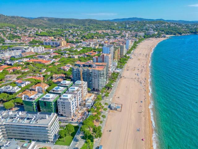 Piso, Platja Llarga, Castell Platja d&apos Aro
