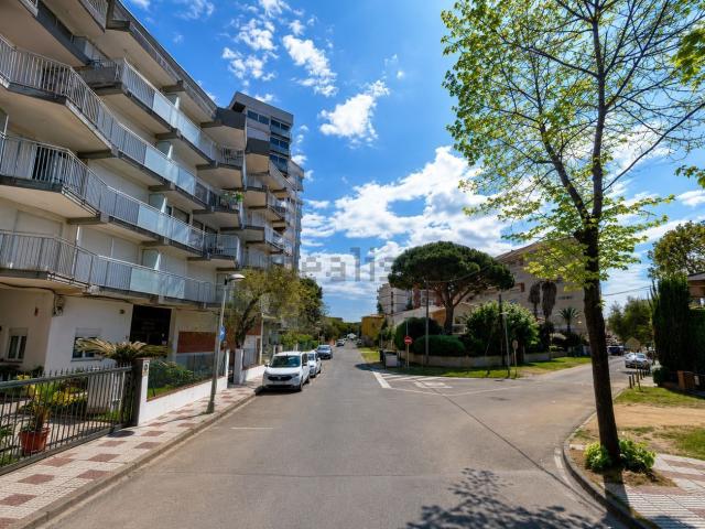 Piso, Platja Llarga, Castell Platja d&apos Aro