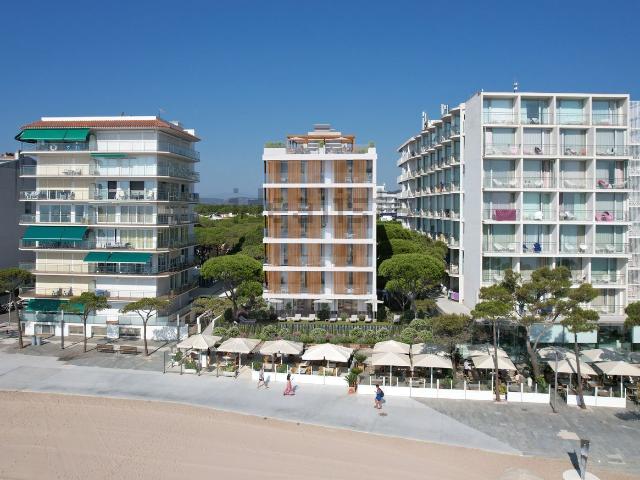 Piso, Platja Llarga, Castell Platja d&apos Aro