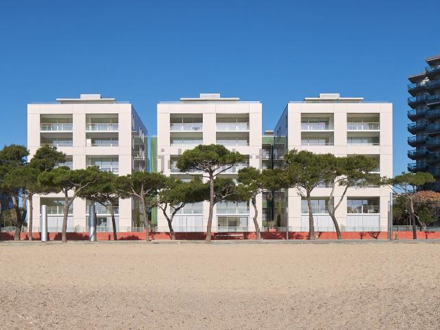 Piso, Platja Llarga, Castell Platja d&apos Aro