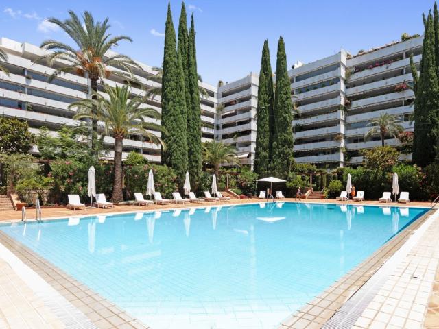 Piso, Playa de la Fontanilla, Marbella