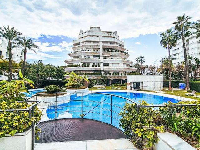 Piso, Playa de la Fontanilla, Marbella