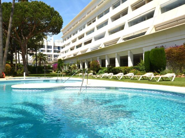 Piso, Playa de la Fontanilla, Marbella