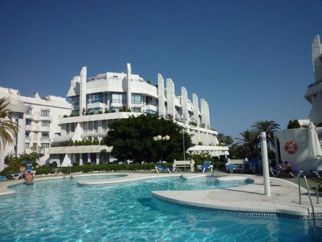 Piso, Playa de la Fontanilla, Marbella