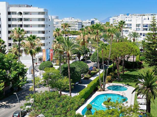 Piso, Playa de la Fontanilla, Marbella