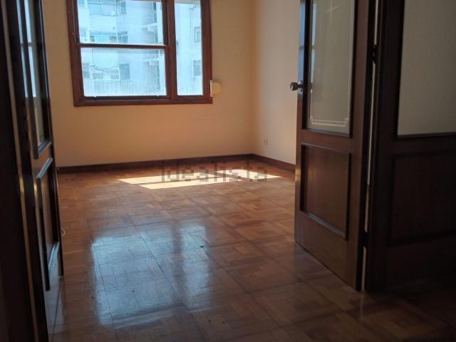 Piso, Plaza España Corte Inglés, Vigo